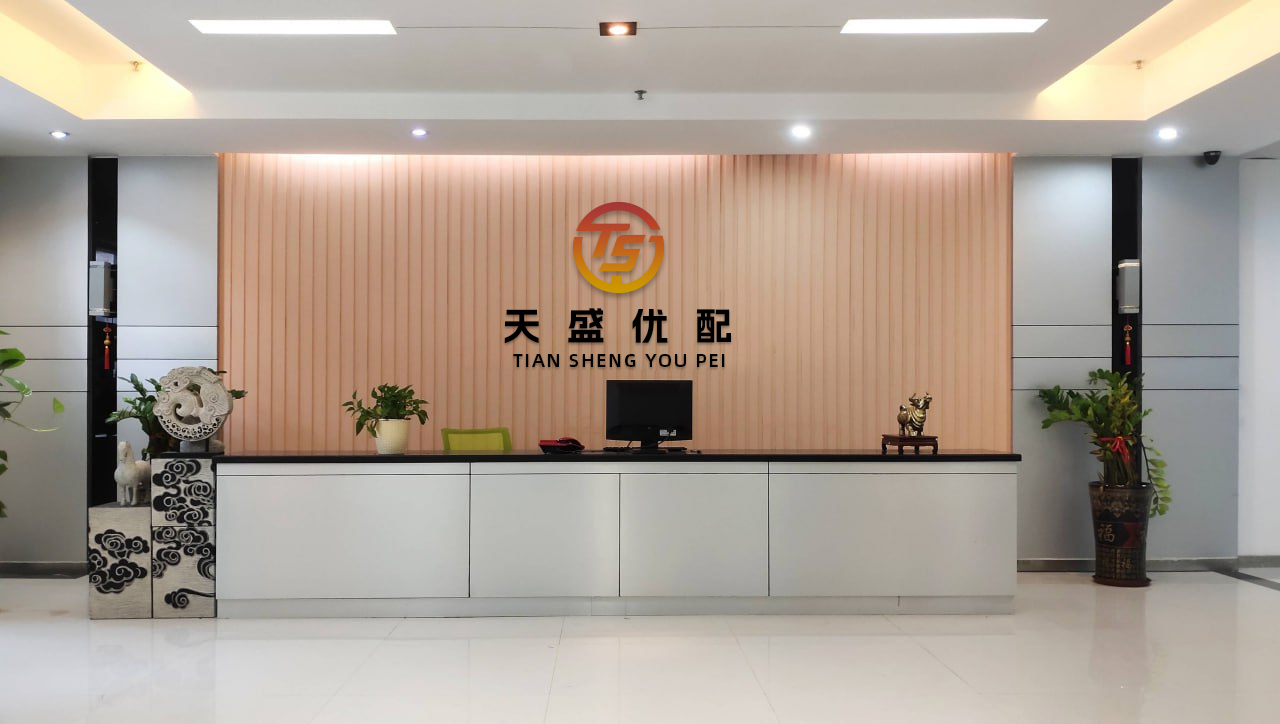 易资配 十八岁, 中超首季, 四个进球。打北京国安那场, 他后场拿球, 一个人带过三十...