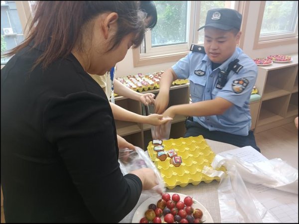 威贤配资 主动警务, 为金秋增添一抹平安底色